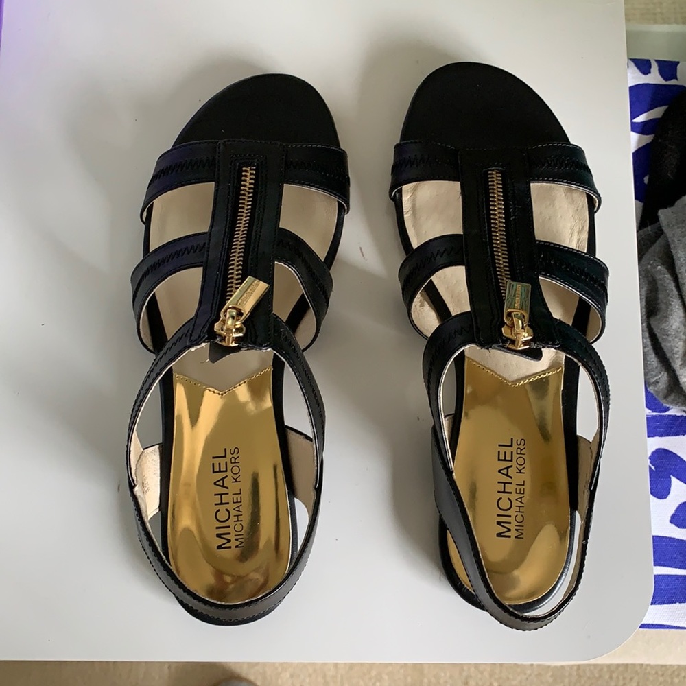 NEVER BEEN WORN Michael Kors Berkley Flats